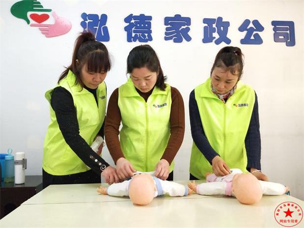 如何訓(xùn)練寶寶的反應(yīng)能力？月嫂會做早教嗎？